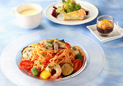 海老と夏野菜の冷製トマトパスタ.jpg